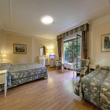 シンプロン ホテル